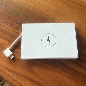 White Clutch® Pro Lightning Portable Charger